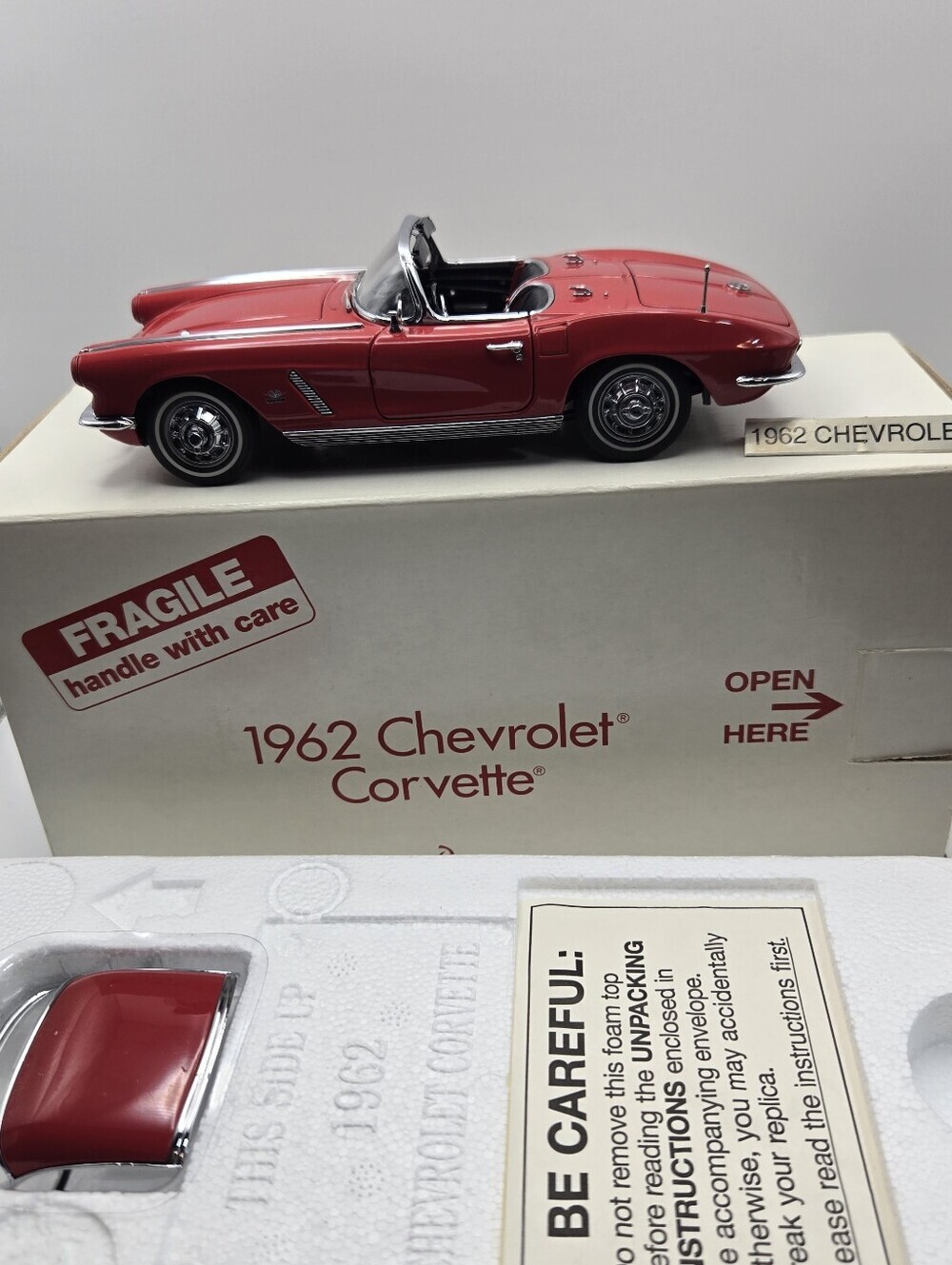 1:24 scale Danbury Mint 1962 Chevrolet Corvette (Roman Red)